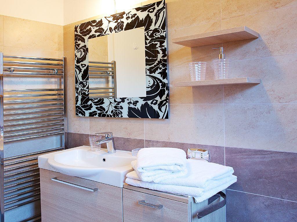 Apartment Bella Vista In Mezzegra With Pool Sleeps 6- By Italian Apartments 외부 사진